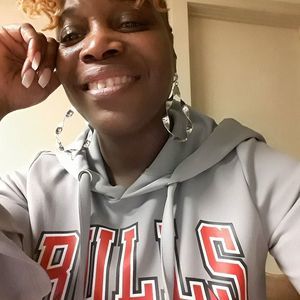 Meet your Posher, Estella